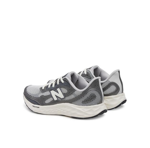 Беговые кроссовки New Balance Arishi