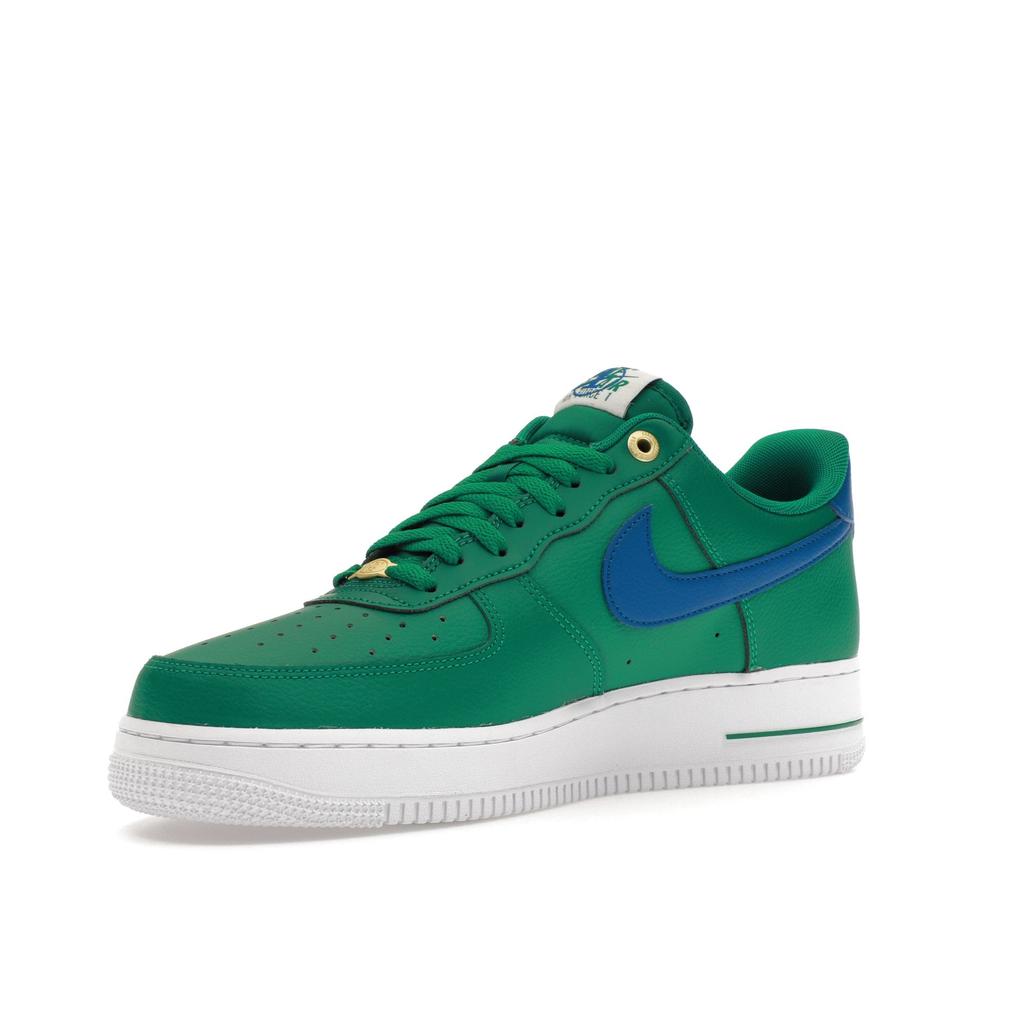 Nike Air Force 1 07 LV8 40. Jubiläum - Malachit Herren-Sneaker Grün Sail Weiß DQ7658-300