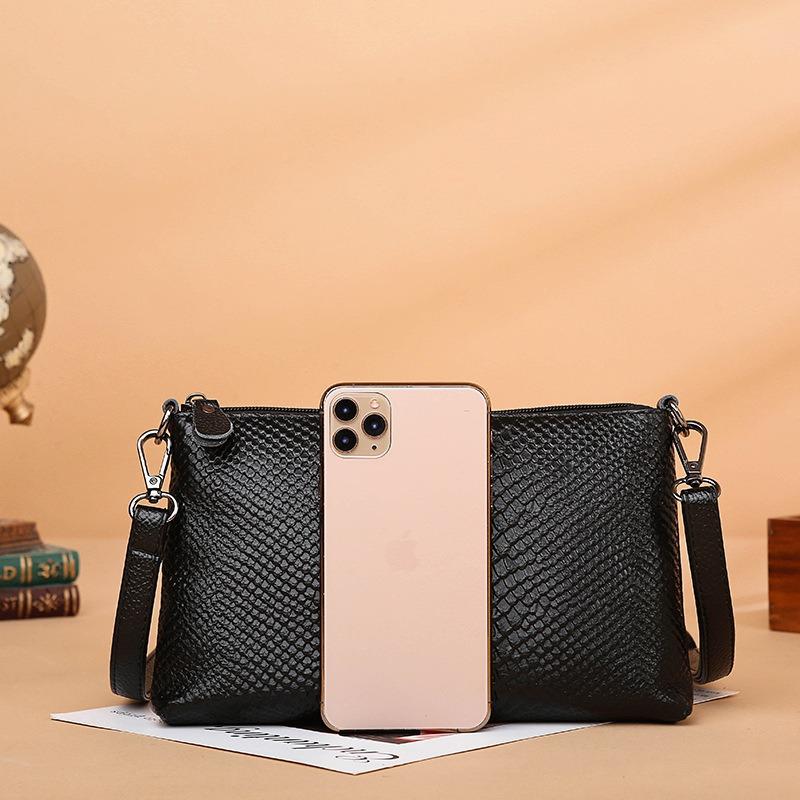 Daiga large-capacity leather envelope bag, crocodile pattern handbag, women's change bag, shoulder messenger bag.