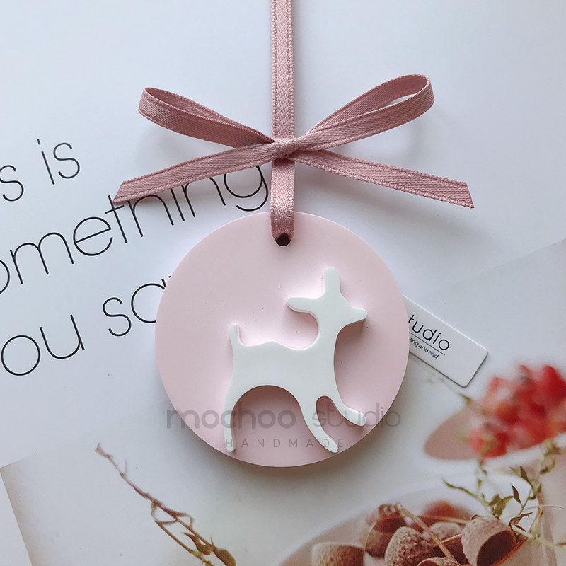 Safe Journey Car Fragrance Pendant Rearview Mirror Hangings Fragrant Stone Aromatherapy Gypsum Car Decoration Gift Ping an deer