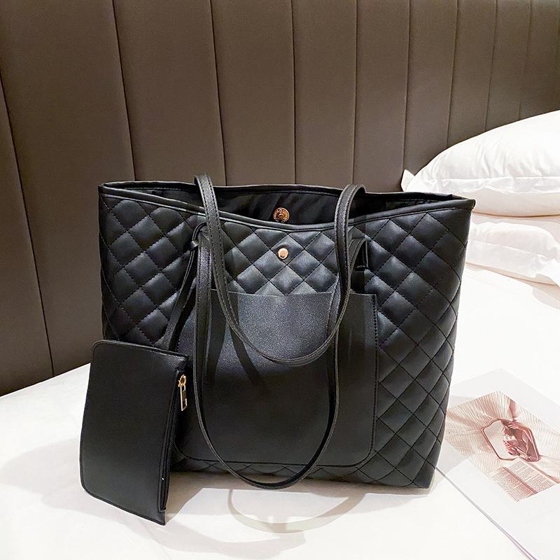 

Large bag women s new embroidered rhombus oblique span bag fashionable large-capacity shoulder handbag tote bag чёрный