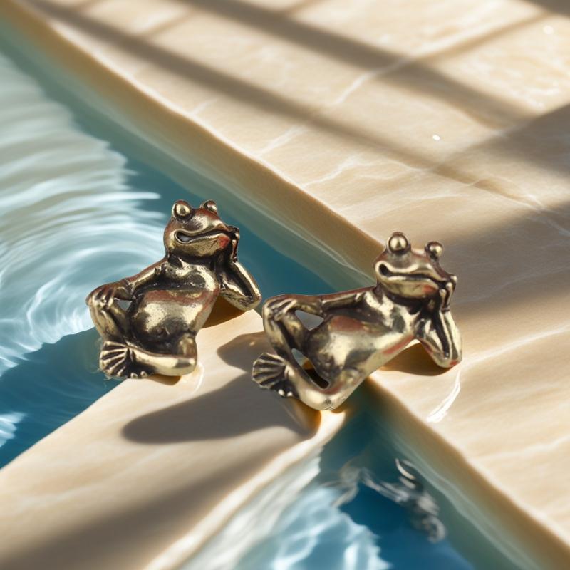 1Pcs Mini Lotus Leaf Frog Figurines Sleeping Position Frog Brass Ornament Copper Animal Tea Pet Home Decorations Antique Crafts+