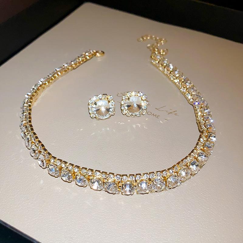 Elegant Rhinestone Square Earrings & Necklace Set – Light Luxury Clavicle Chain Jewelry for Fashionable Evening Wear