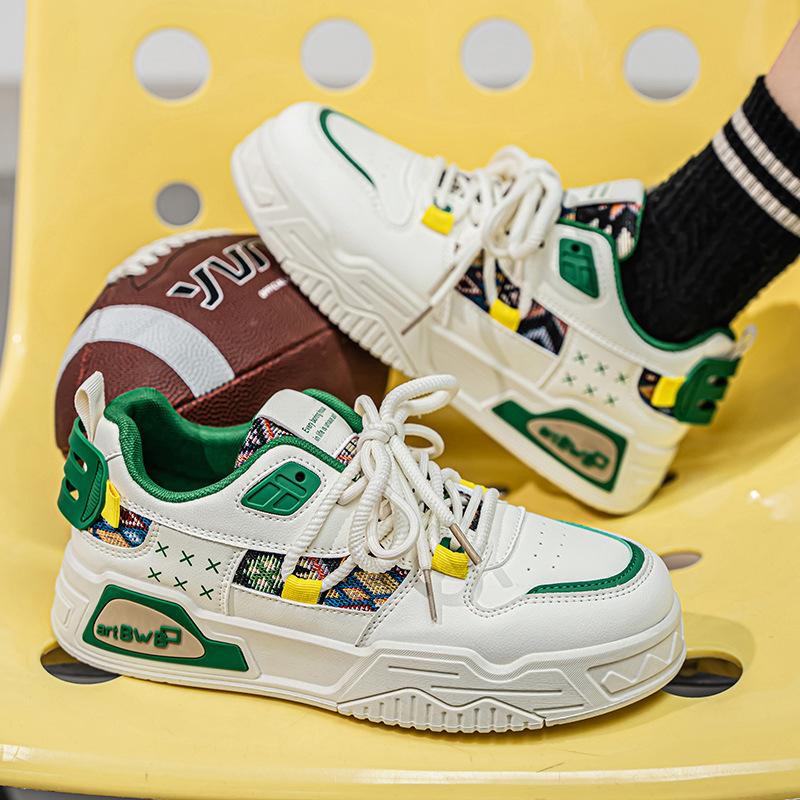 Korean version of men's leather board shoes 2025 autumn new young students white shoes low-top sports and leisure men's shoes