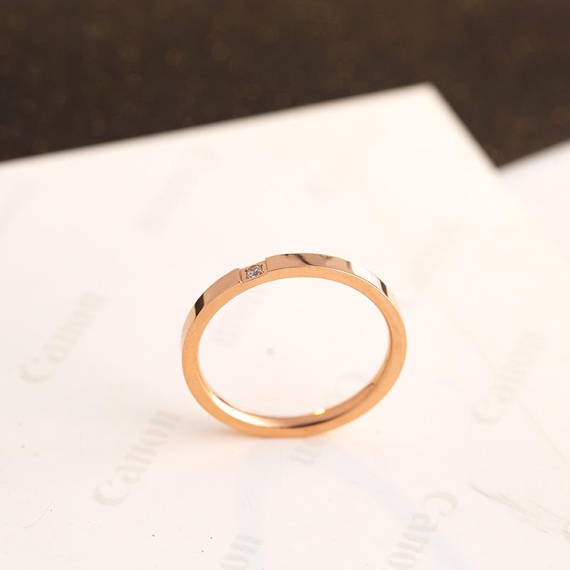 Damen Schlichter Titanstahlring mit Feinem Diamanten - Europäischer, Amerikanischer, Japanischer und Koreanischer Stil