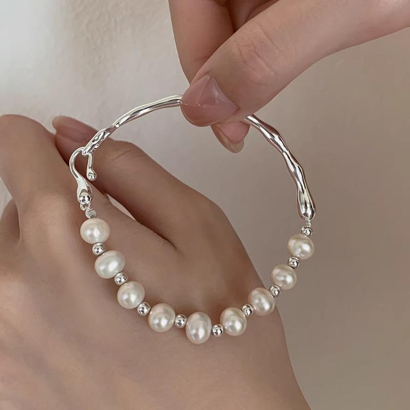 Elegant Women’s Pearl Bracelet: Half-Bangle, Half-Chain Design