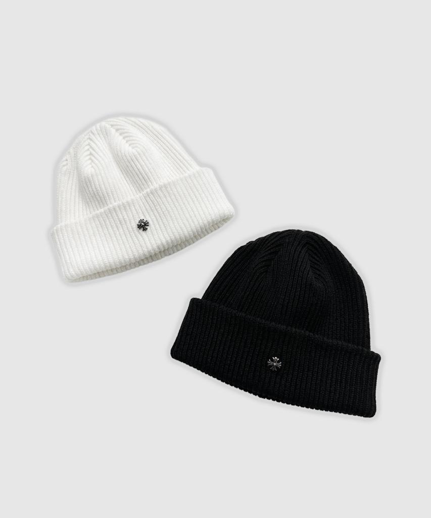 Damiswi Cross Metal Symbol Beanie_Black