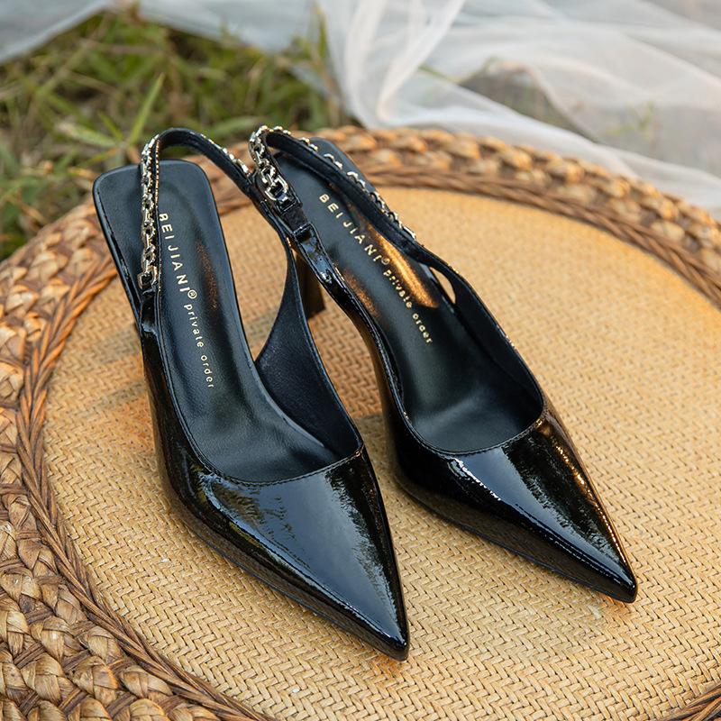 

Design chain decorative pointed head stiletto high heel single shoes women s word with temperament bag head sandals 34 чёрный