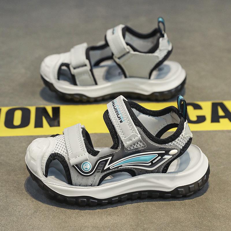 Children's sandals brick and mortar store children's sports shoes Baotou summer new beach shoes sports Velcro sandals