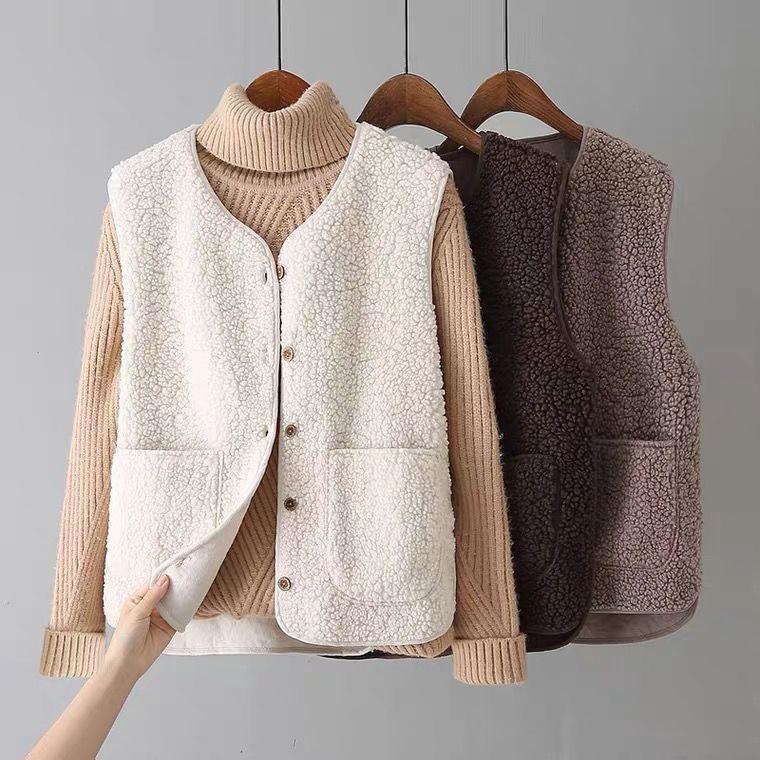 Women's V Neck Sleeveless Vest Regular Fit Casual Fleece Waistcoat Solid Color Single Breasted Cardigan Top