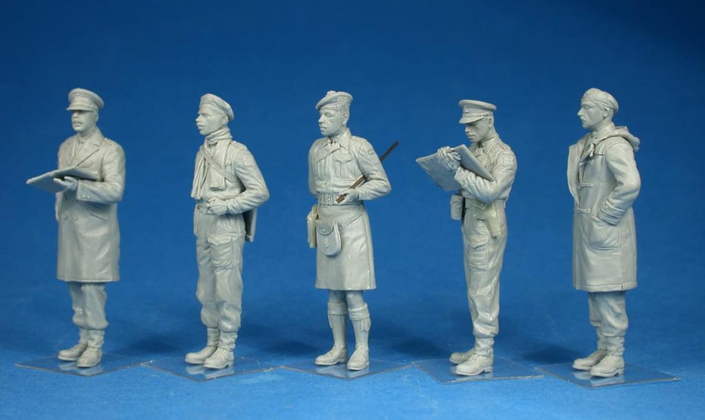 MiniArt British Officers Plastic Model 1/35 (5-Piece Set)