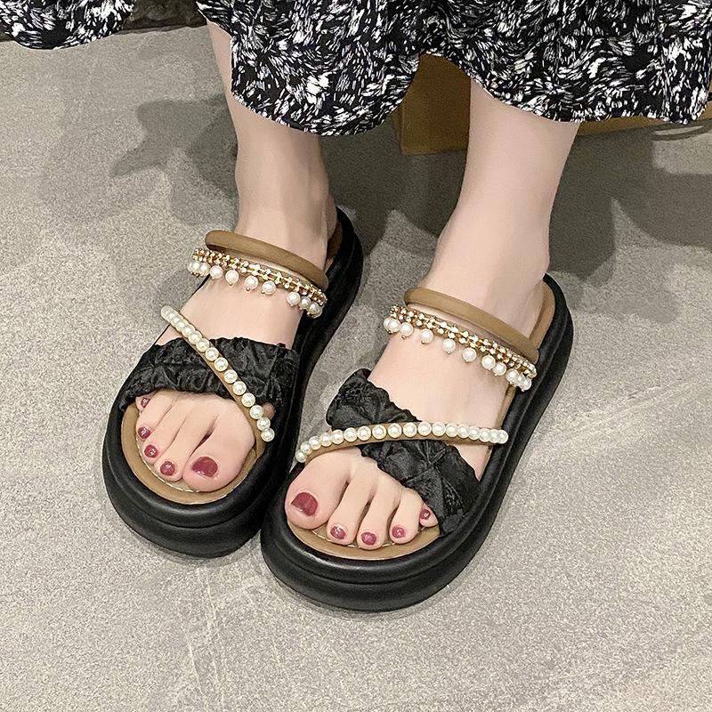 French Beautiful Fashion Cool Slippers 2025 Summer New Wear Comfortable Dual-purpose Beach with Skirt Cool Slippers Women