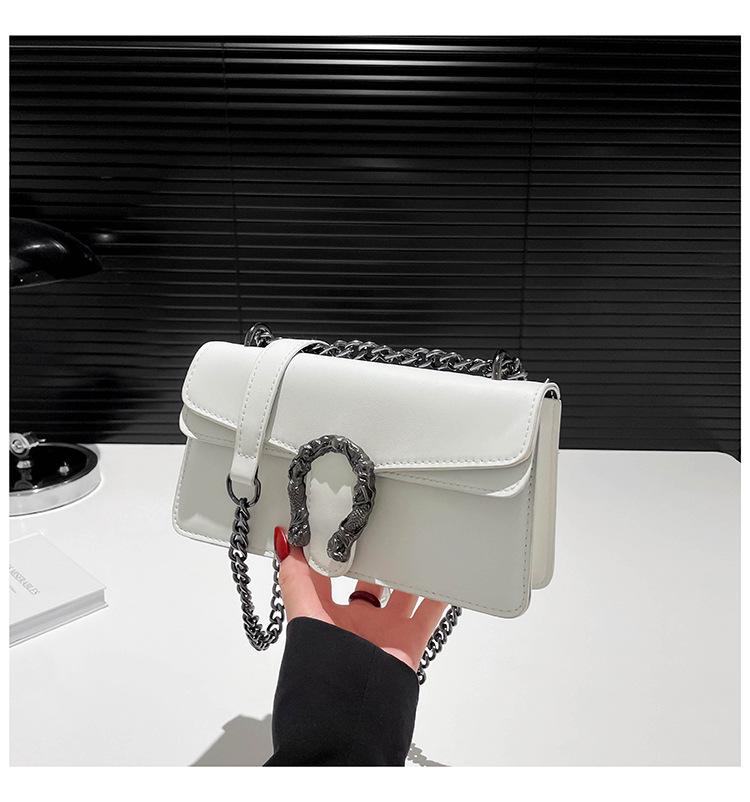 Modna kwadratowa torebka crossbody na łańcuszku damska 2025