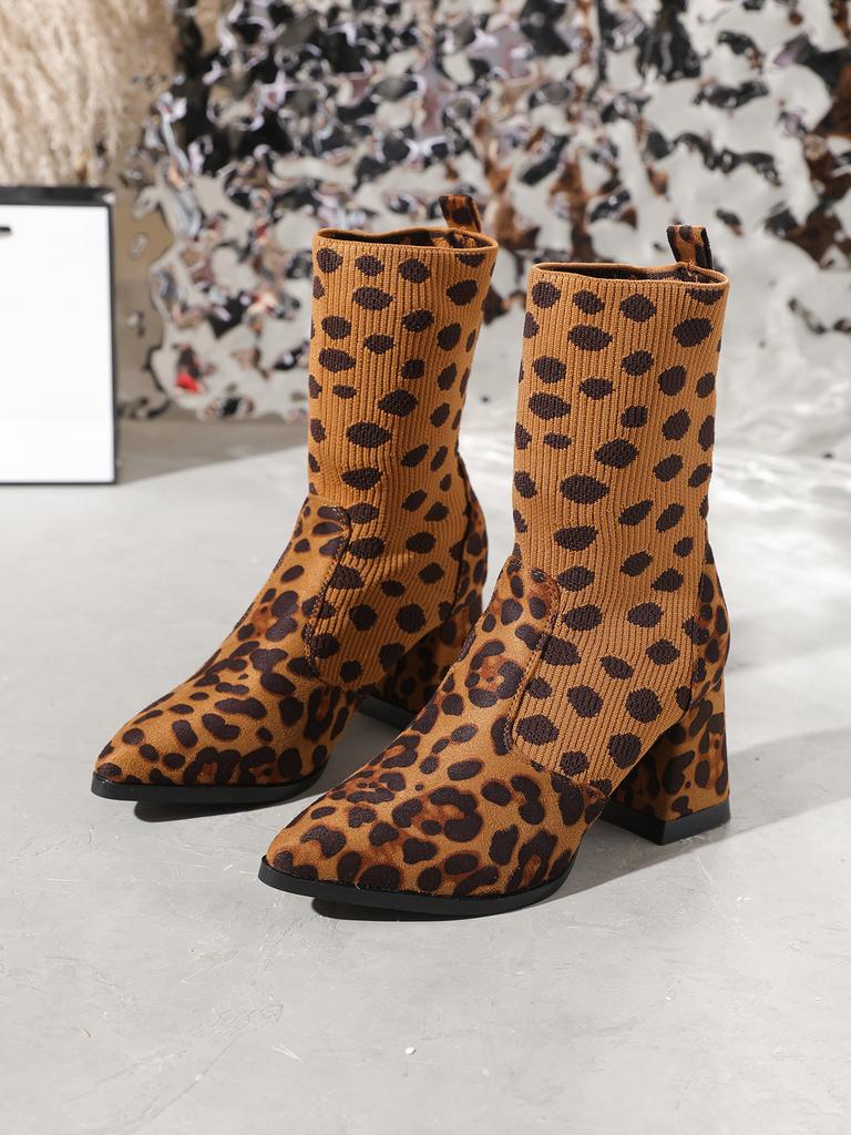 Pointed women's black thin boots women's new autumn and winter high-heeled short boots thick-heeled large-size women's boots