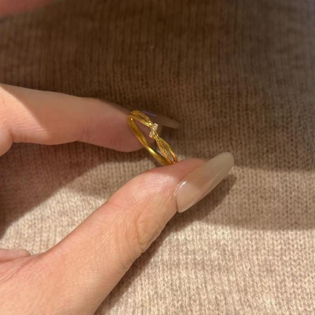 Golden Sparkly Thin Diamond Ring - Exquisite, Light Luxury Fashionable Finger Accessory
