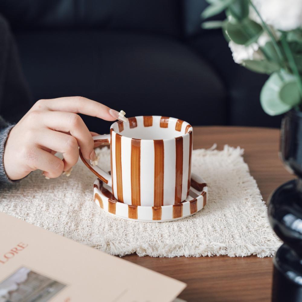Vintage Drink Cup Hand-drawn Milk Mug Creative Striped Coffee Cup Saucer Set Afternoon Tea