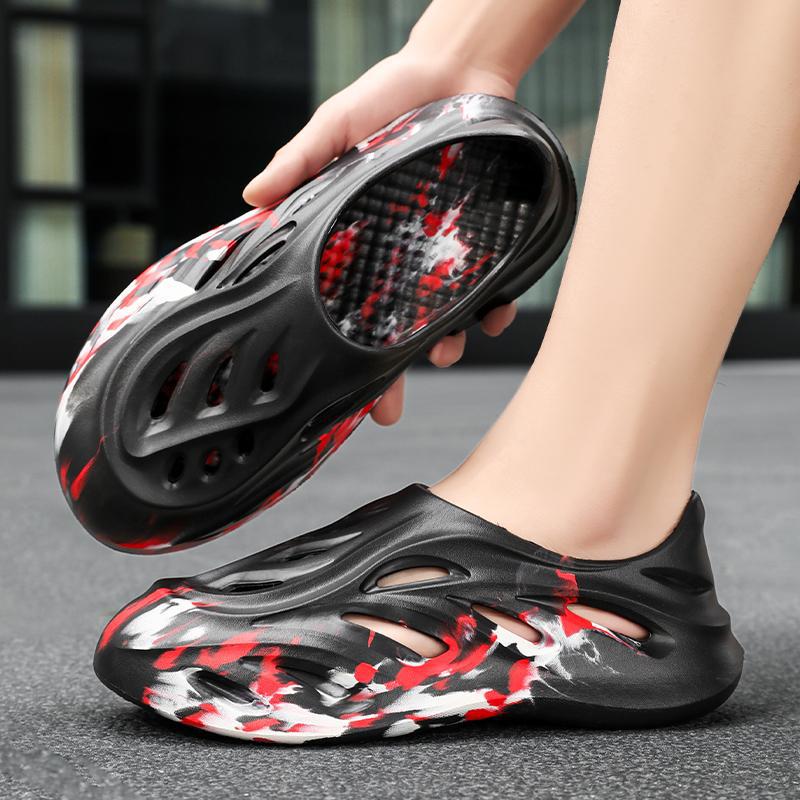 

Sandals men s summer 2025 new casual outer wear dual-purpose light stepping on shit beach wading student hole shoes 44