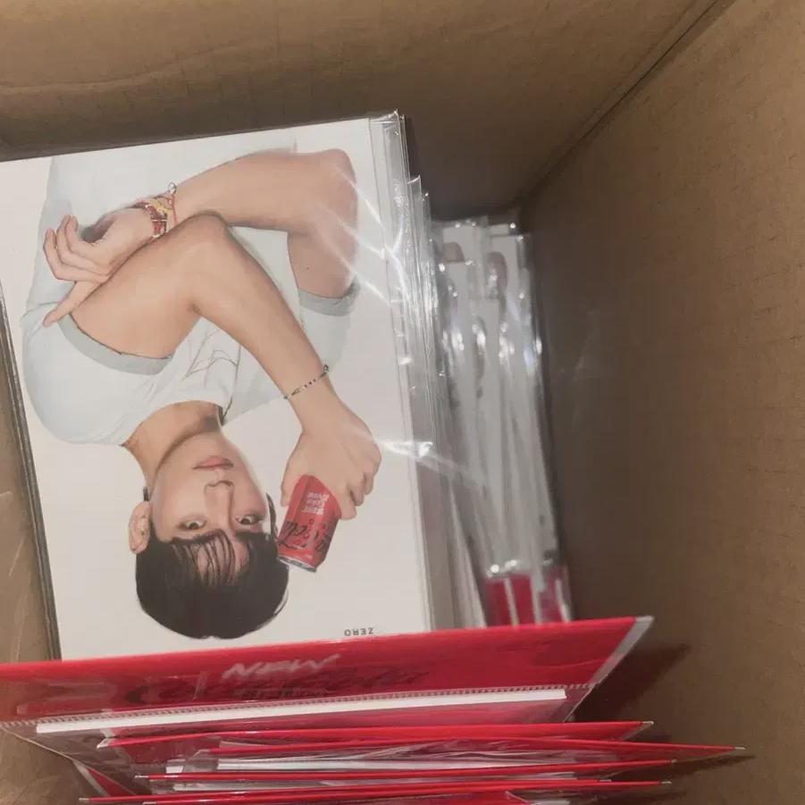 

Кока Кола В Пока Набор из 4 открыток Пуленепробиваемые БТС Фотооткрытка