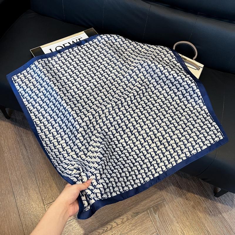 New silk scarf women's fashion versatile high-end small square scarf Korean version neck protection scarf spring and autumn retro scarf binding bag