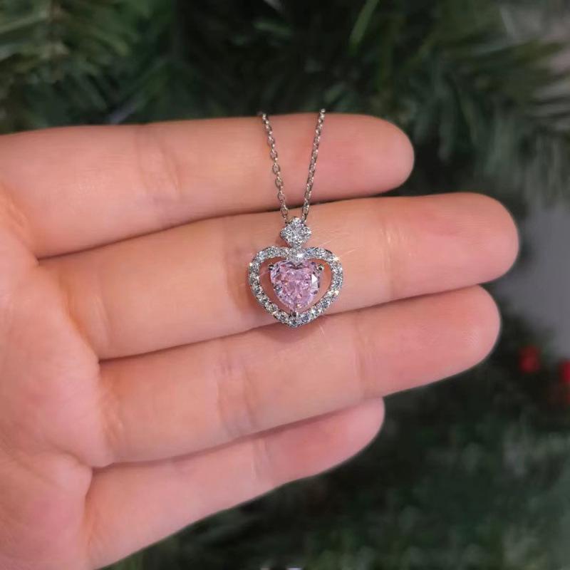 Pink Zircon Hollow Heart Necklace for Women – Chic Clavicle Chain, Trendy & Versatile Fashion Accessory