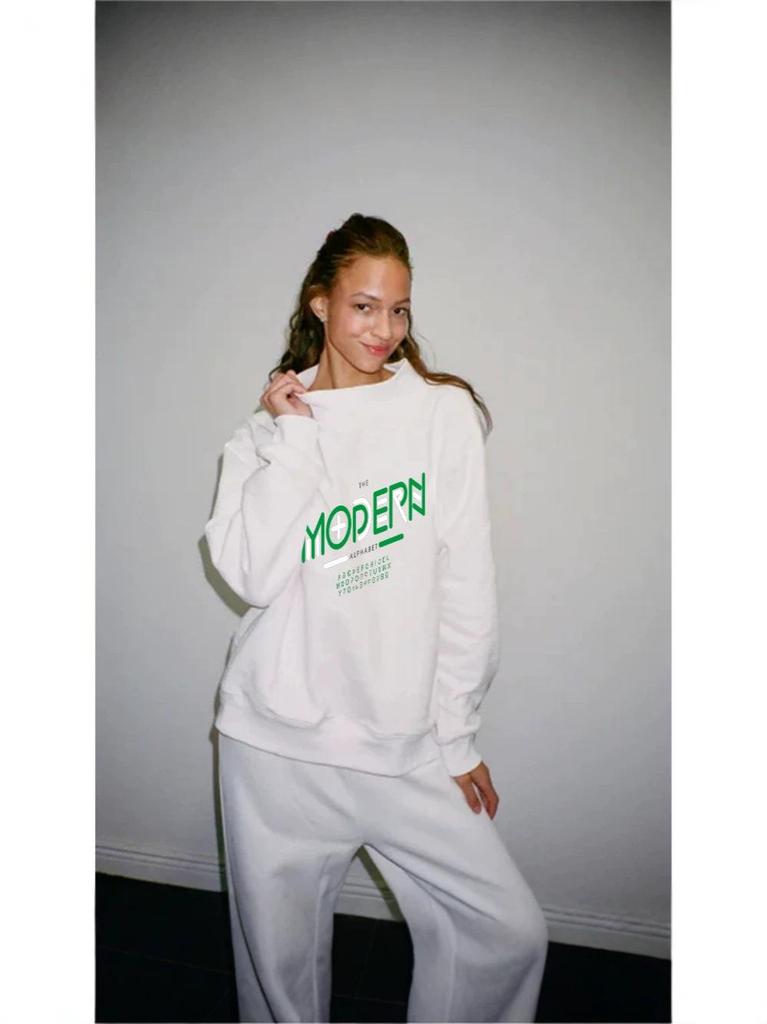 European Heavyweight Autumn Women's Trendy Hoodie - Casual Loose Fit, Hot Stamping, Long Sleeve, Mid-High Neck.