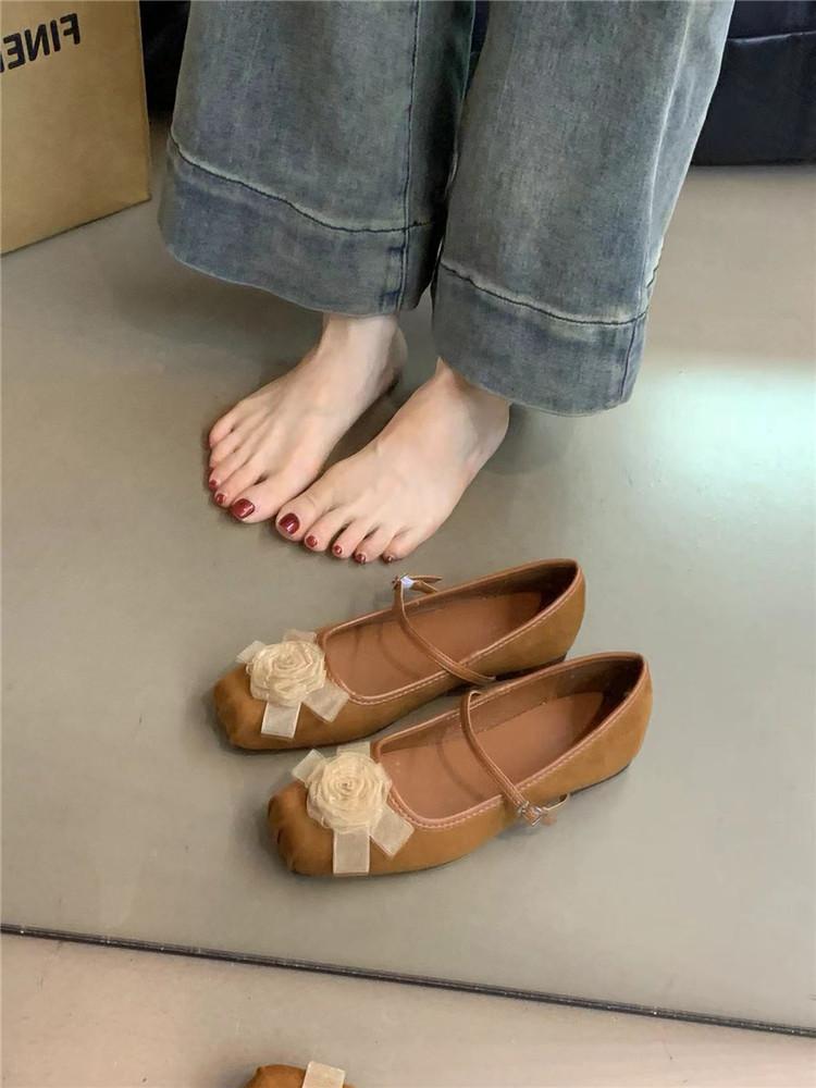 

Нежные туфли-лодочки с феерическим ветерком женские весна-осень 2025 новые французские новые китайские элегантные цветочные с мелким вырезом Мэри Джейн 39 коричневый