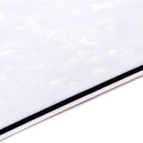 Musiclily Pro 11-otvorový HSH ST-typ pickguard pro elektrické kytary USA/Mexiko Stratocaster, bílá perleť 4dílná sada