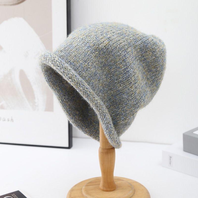 Simple solid color knitted hat for women, small face in autumn and winter, casual versatile wool hat, warm ear protection, stacked hat