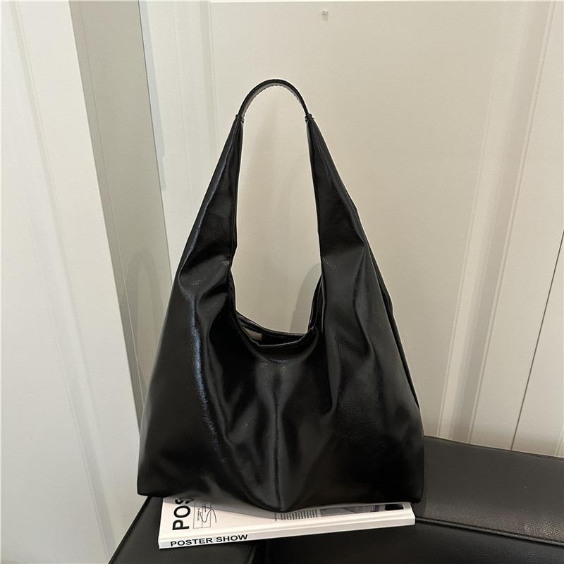 Foreign-style bag, commuter tote bag, women's new trendy solid-color textured shoulder bag, popular underarm bag this year