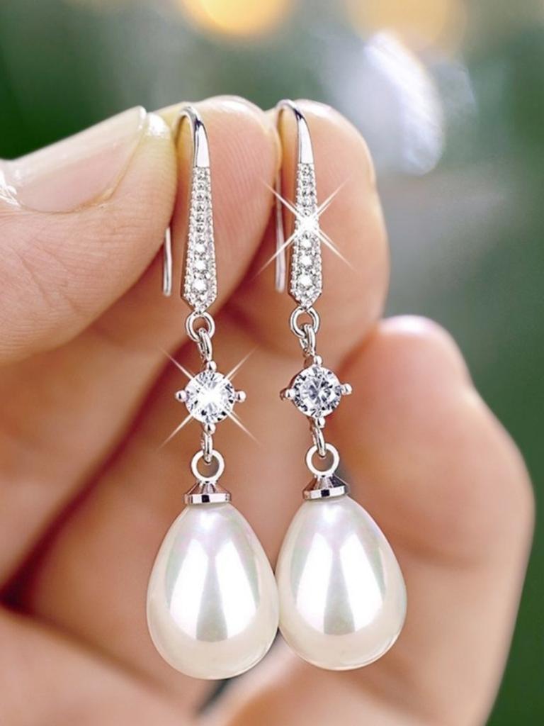 New Exquisite Creative Round Shining Exquisite Pearl Earrings Fresh, Simple, Fashionable, Versatile Commemorative Gift Earrings
