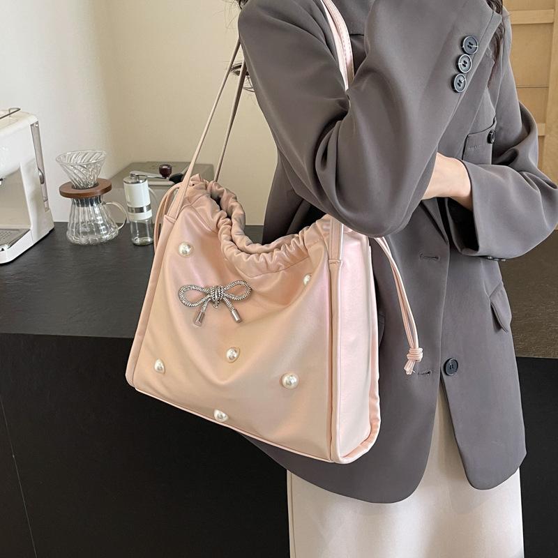 Daily Commuting Large-capacity Shoulder Women's Bag 2025 Spring New Pearl Bow Decoration Premium Underarm Bag