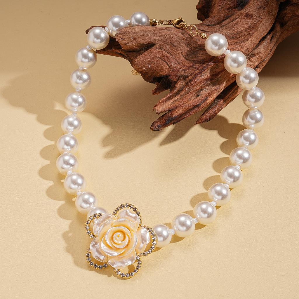 Imitation pearl beaded resin diamond flower multi-layer sweater chain elegant temperament necklace