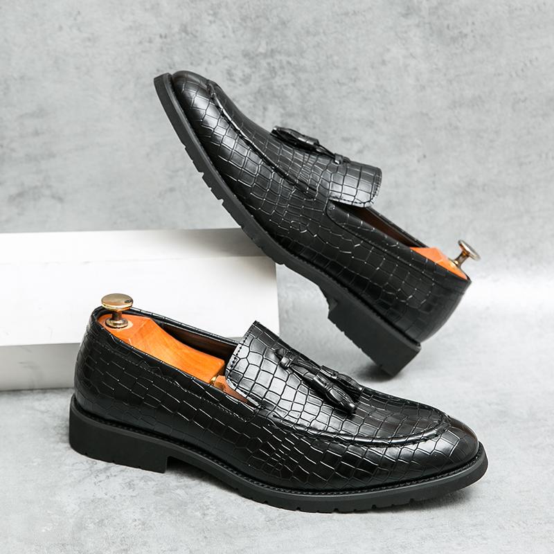 

Новые роскошные деловые лоферы из кожи с тиснением под крокодила, туфли для вождения, формальные туфли с кисточками, мужские повседневные слипоны типа «горох» 45 чёрный
