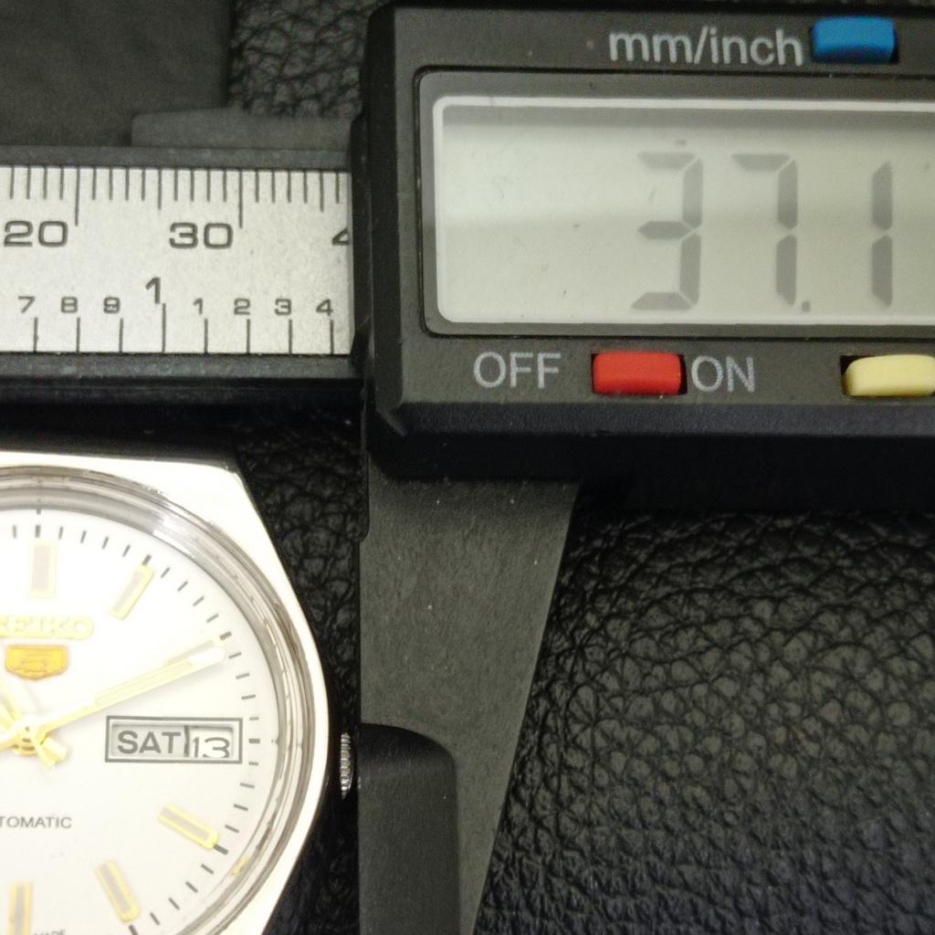 JAPAN 6309A VINTAGE SEIKO 5 AUTOMATIC MENS WHITE COLOR DIAL WATCH A701379-5