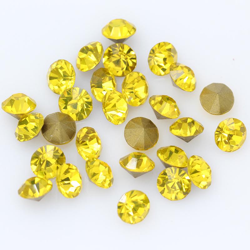 Large Round Colored Pointed Back Glass Rhinestones for DIY Phone Cases and Nail Art.
