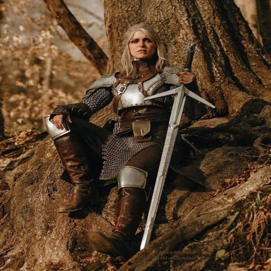 Ručně vyráběná sada brnění pro ženskou válečnici Dámské středověké ocelové brnění Fantasy Cosplay kostým Larp Ženský kostým