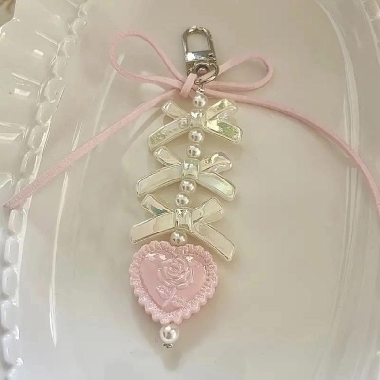Elegant Bowknot and Heart Keychain with Pearls Stylish Bag Charm Accessories Handmade Car Key Ornament for Daily Use