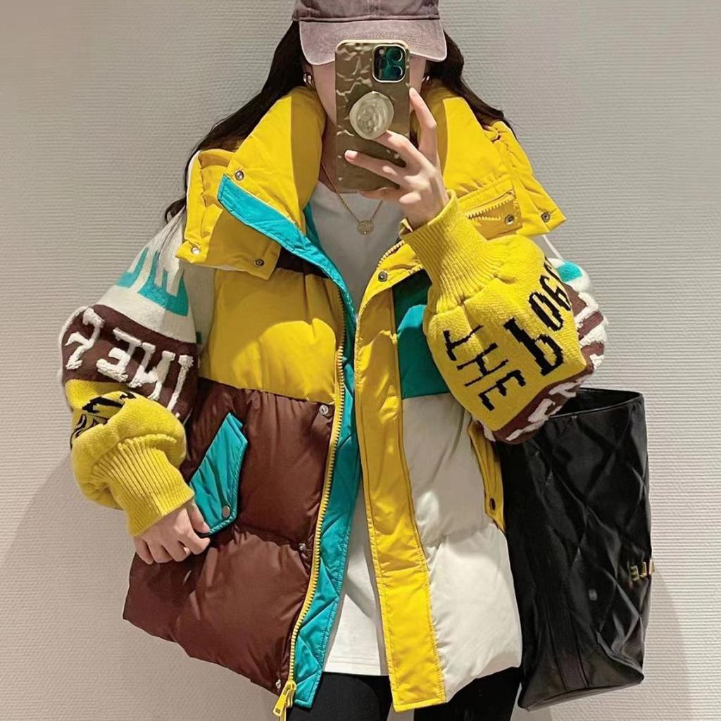 2026 New Trendy Brand Color Matching Down Jacket Women's Knitted Sleeve Design Sense Letter Flower White Duck Down Jacket Tide