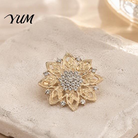 Clothing Embellishment Pin Hollow Rhinestone Flower Brooch, Alloy Floral Decorative Lapel Pin, Bag Decoration Vintage Jewelry for Wedding Party