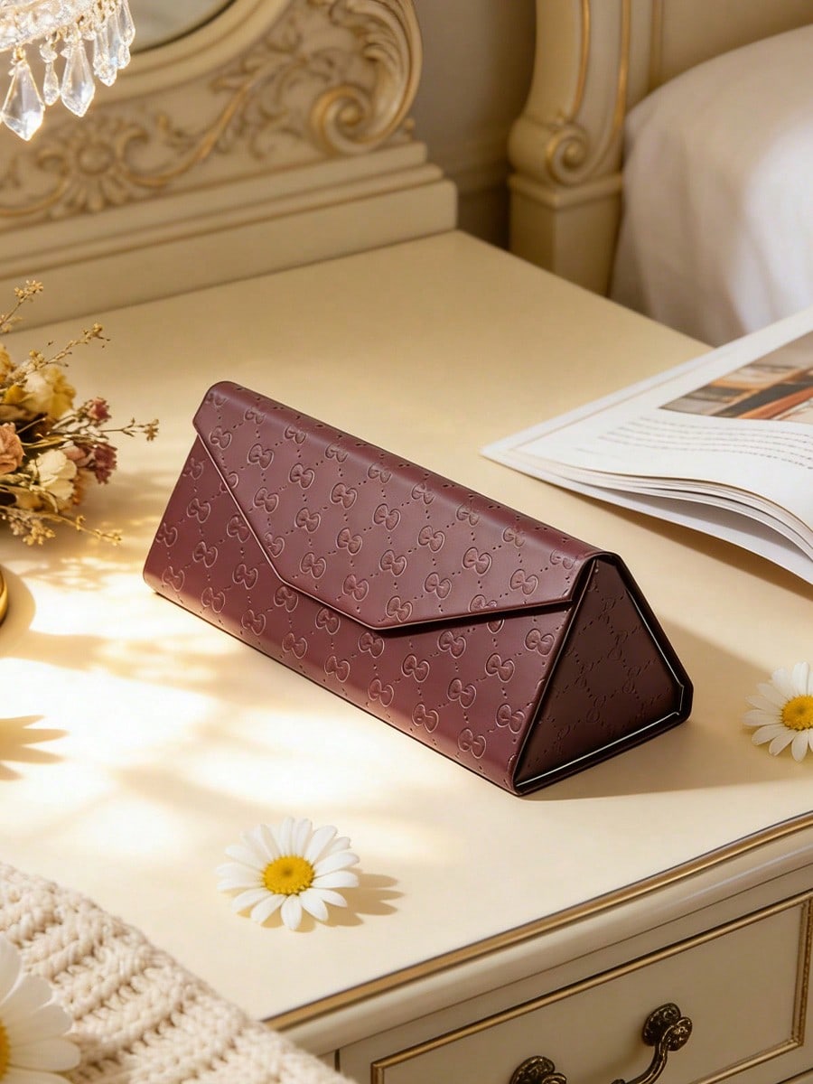 Gucci GG Embossed Leather Glasses Case коричневый