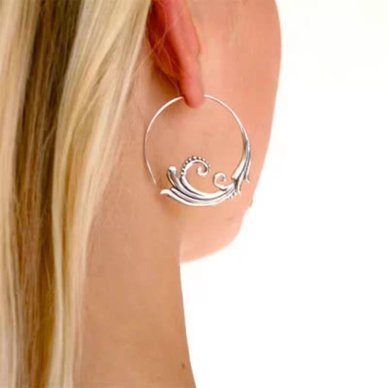 Retro Elegant Spiral Pattern Earrings: Versatile High-End Women's Fashion Accessories