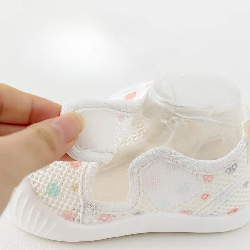 Koreanische 0-1-2 Jahre Alte Babys Neue Kinder Netzschuhe Kleinkindschuhe Jungen Mädchen Hohl Atmungsaktive Netzsandale Babykleidung