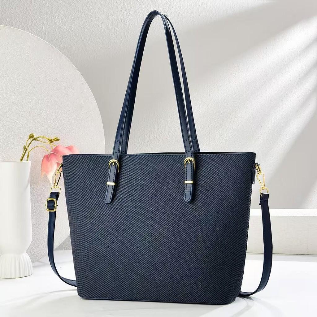 Classic Pu Large Capacity Tote Bag With Zipper Closure For Daily Use Women