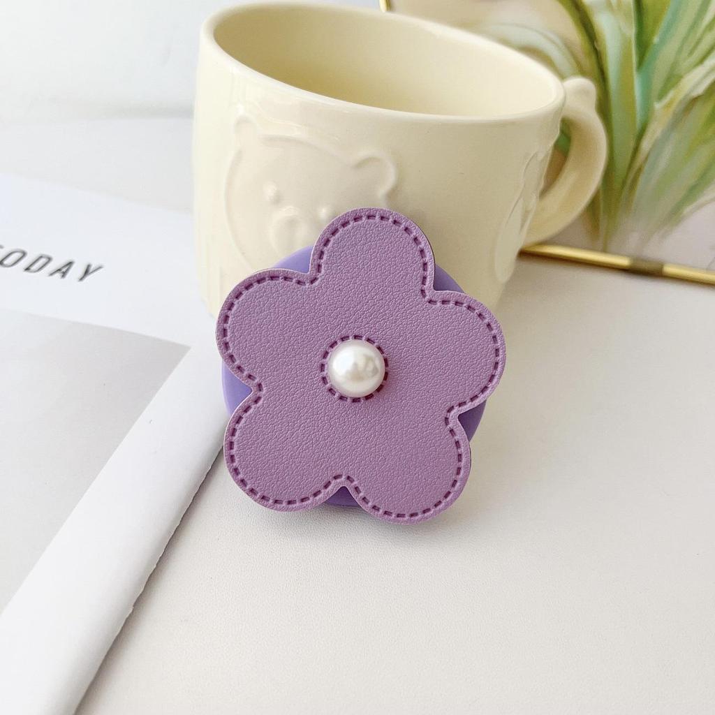 Pearl Leather Flower MagSafe Phone Holder: Strong Retractable Magnetic Grip