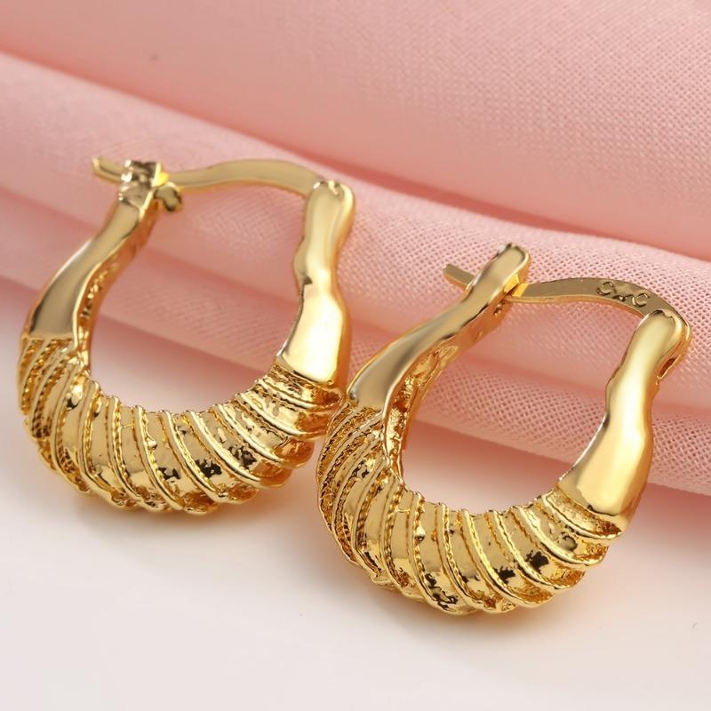 Trendy Oval Hollow Out Twisted Metal Hoop Earrings Vintege Gold Color Charm Jewelry Gifts For Women Girls  New Accessories