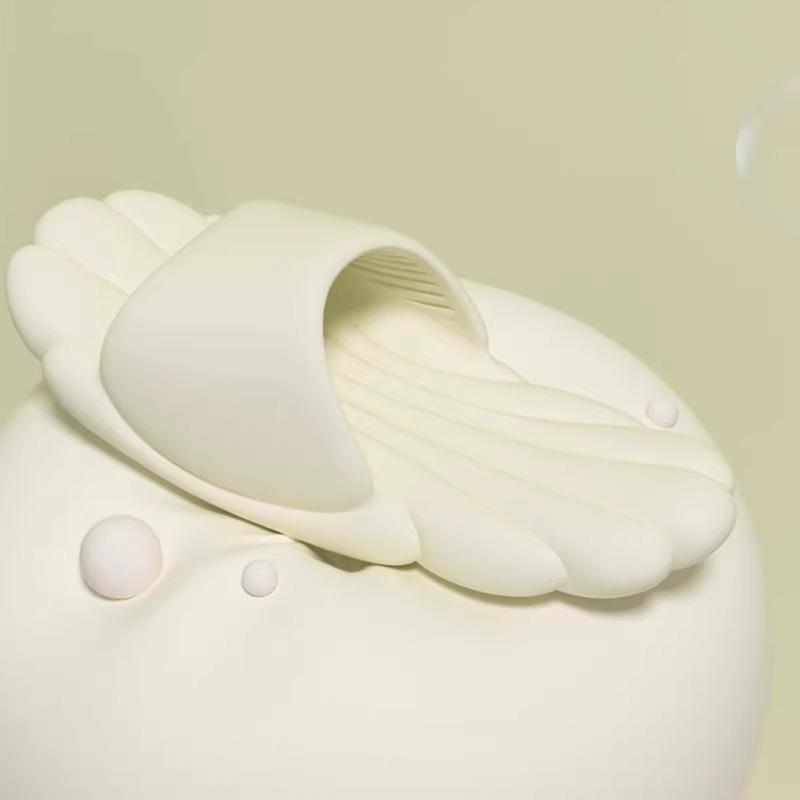 2025 Summer Light Soft Sole Slippers Comfortable Simple Home Non-slip Outdoor Personality Leisure Beach Sandals