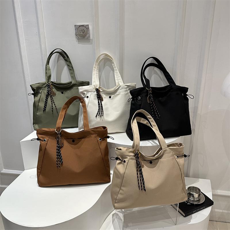 The New Pleated Strap Is Popular This Year, Large-capacity Summer Pendant, Solid Color Shoulder Tote Shoulder Bag.
