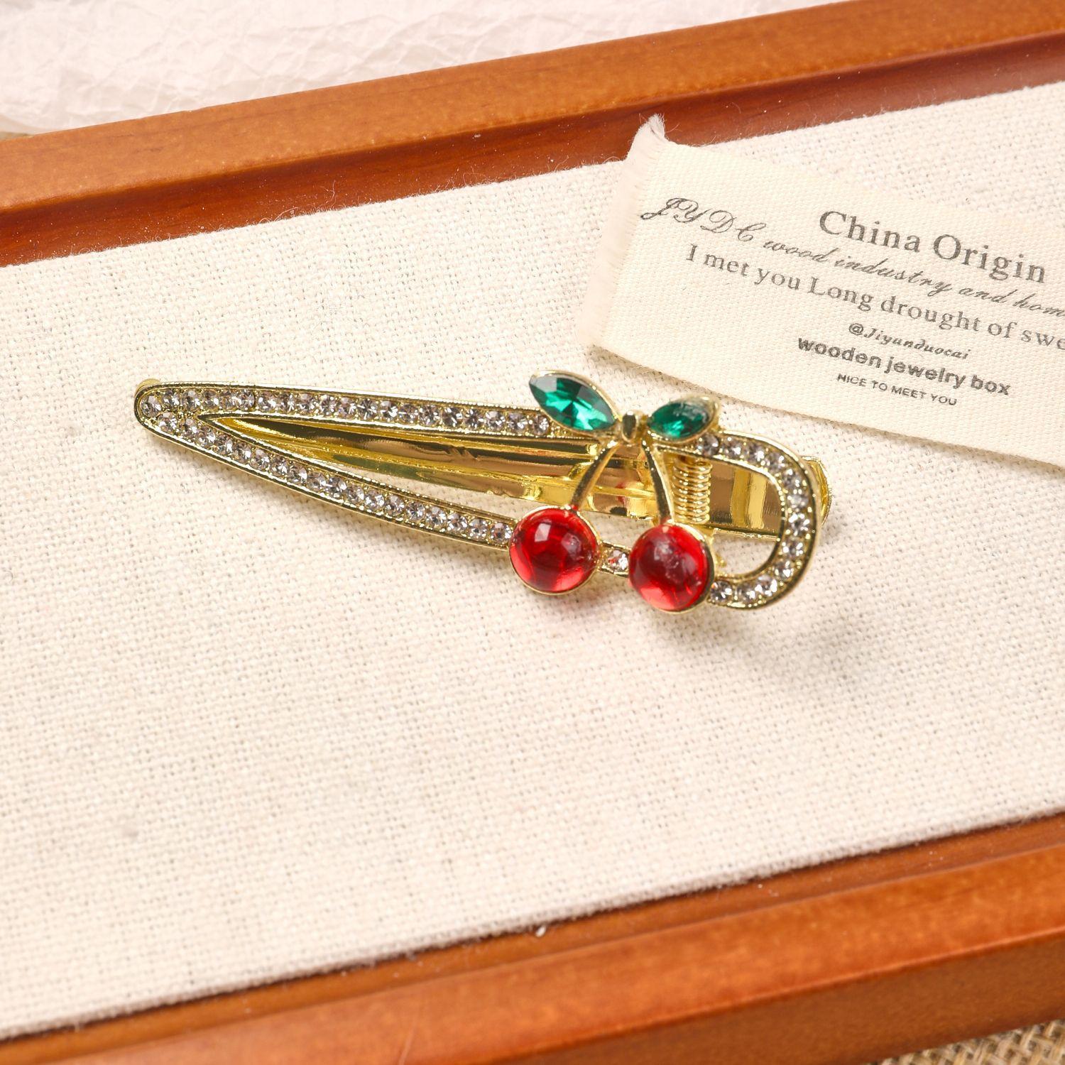 

1 шт. Милая заколка для волос с вишней из металла, изысканная шнуровка со стразами, заколка-уточка для челки, боковая заколка для девочек