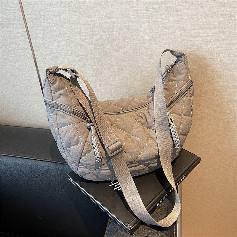 Hochwertige Taschen für Damen, großes Fassungsvermögen, trendige, modische Nischen-Nylon-Taschen, vielseitige Umhängetaschen in Knödelform für eine Schulter