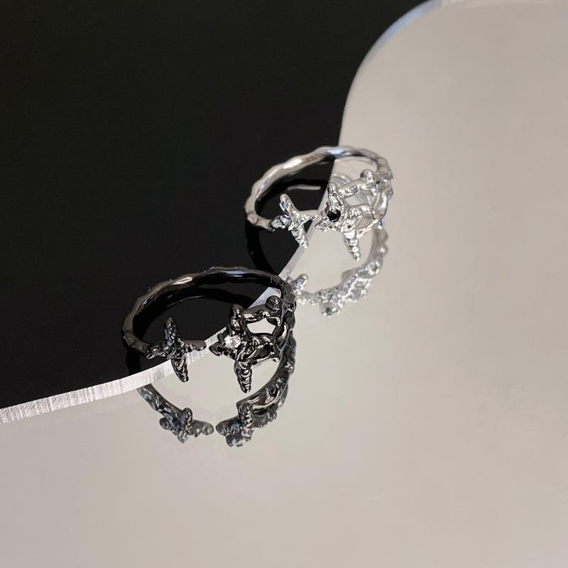 Gefalteter Französischer Persönlichkeits-Astraler Offener Ring Diamant Schwarz Und Weiß Stern Partnerring Fortgeschrittener Dunkler Zeigefingerring